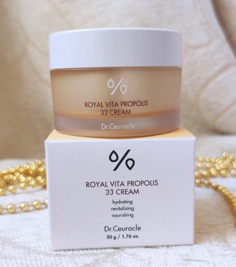 Фото Зволожувальний крем для обличчя Dr.Ceuracle Royal Vita Propolis 33 Cream, 50 г Royal Vita Propolis 33