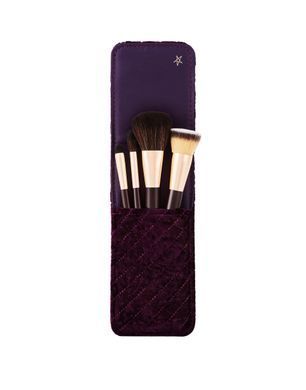 Фото Подарунковий набір пензлів для макіяжу з оксамитовим чохлом Charlotte Tilbury Charlotte's Magic Mini Brush Set 4 пензлі Brush Set 4 шт