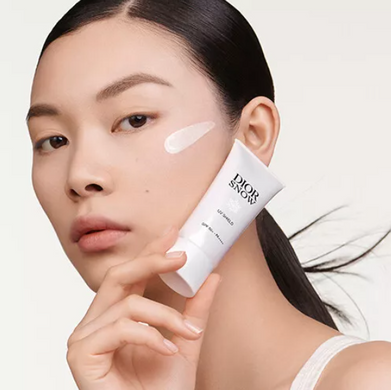 Фото Емульсія для обличчя Dior Diorsnow UV Shield SPF 50+ PA++++ UV Shield SPF