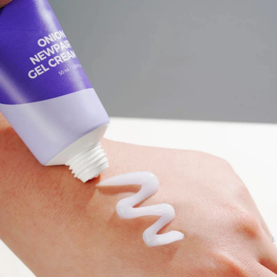 Фото Крем-гель для щоденного догляду Isntree Onion Newpair Gel Cream 50 мл Onion Newpair Gel Cream