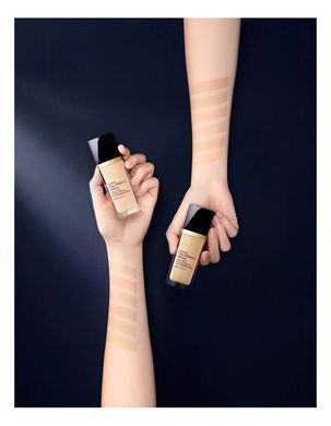 Тональный крем Est&eacute;e Lauder Futurist Aqua Brilliance Makeup SPF 20 1C0 Cool Porcelain 30 мл