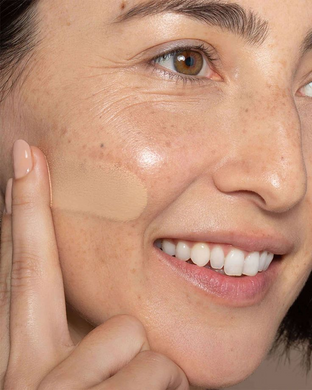 Фото Тональна основа для корекції кольору обличчя Kryolan Ultra Foundation Trio 40 г Світло-бежеве тріо