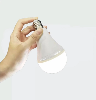 Фото Лампочка на двох акумуляторах 18650 LED 20W E27 з аварійним режимом Lamp 20W