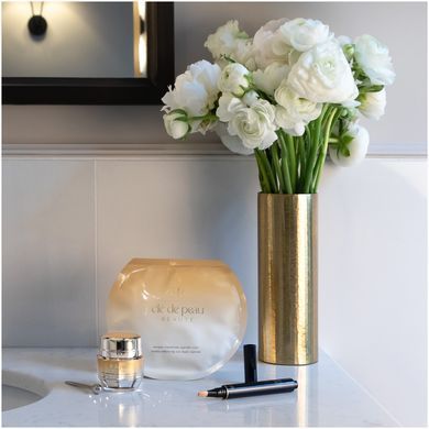 Фото Тканинна маска для зони навколо очей Cle De Peau Beaute Masque Regenerant Supreme Yeux упаковка 6 шт supreme yeux